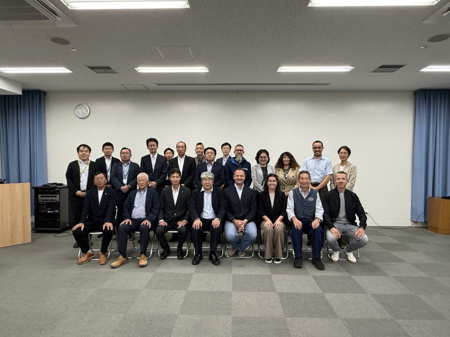 La délégation avec la coopérative de pêche, la ville de Chōshi et la préfecture de Chiba